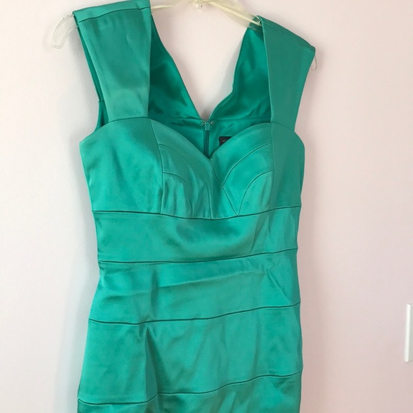 JAX Emerald Cocktail Dress - Picture 4 of 8